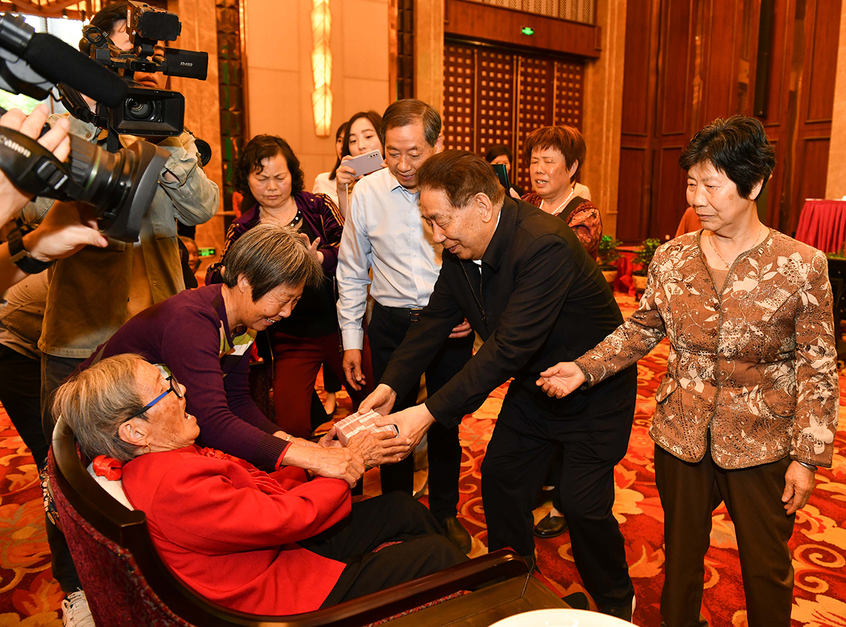 關愛百歲老人582